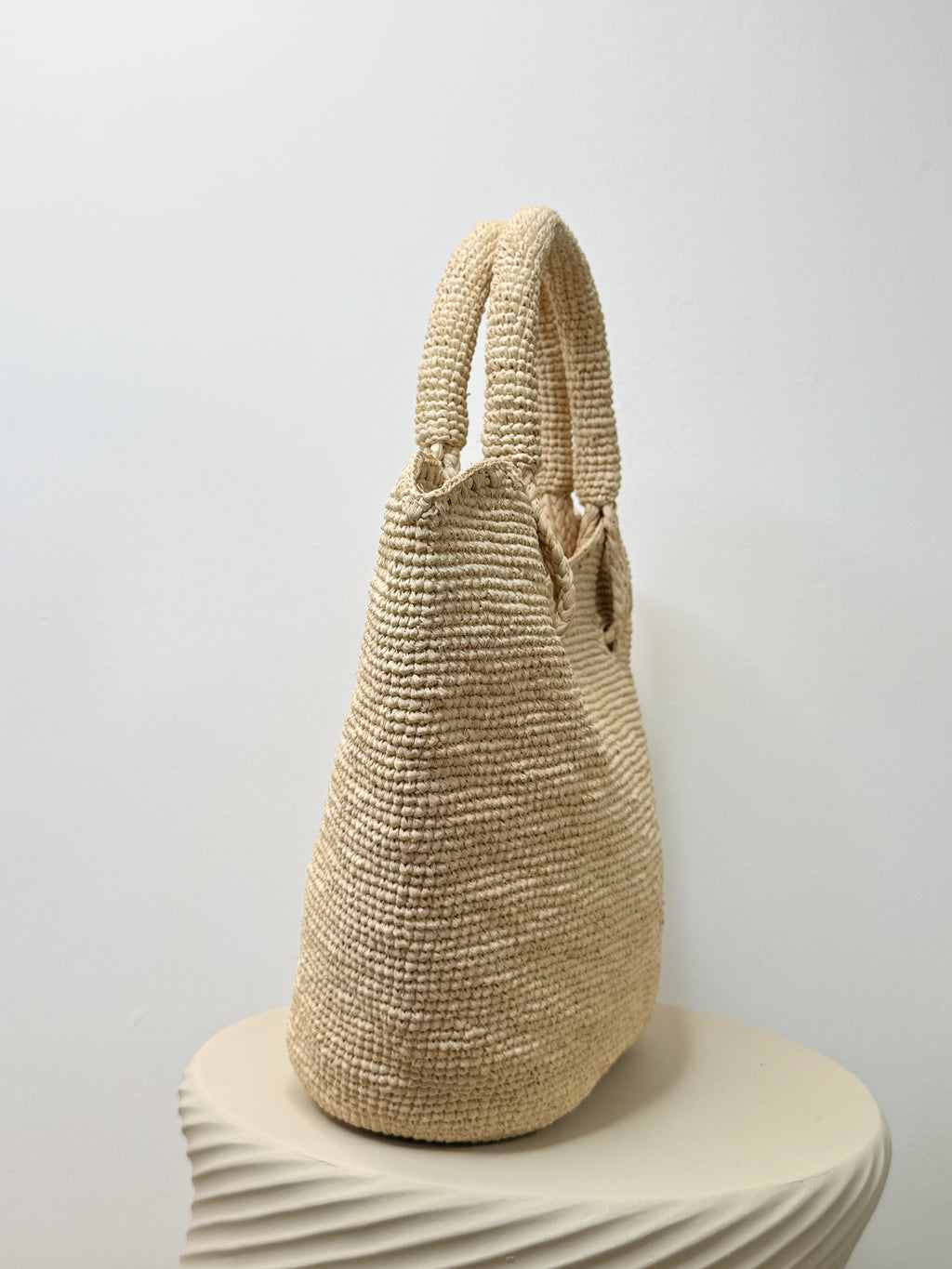 Riaka M – sac en raphia                          ( Bientôt disponible )